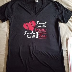 New baseball mom vneck shirt size L